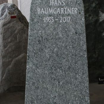 Schlichter Grabstein004