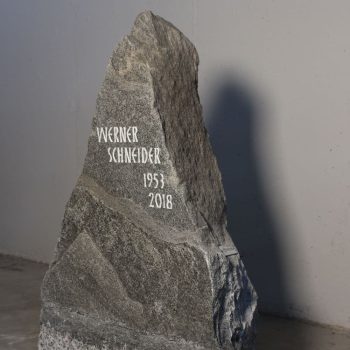 Schlichter Grabstein010